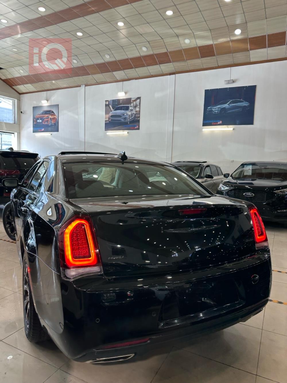 کرایسلەر 300